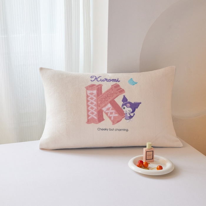 91家纺网 家纺一手货源 找家纺 蘭菲家纺 2025新款三丽欧牛奶绒套件系列单品枕套 小库故事