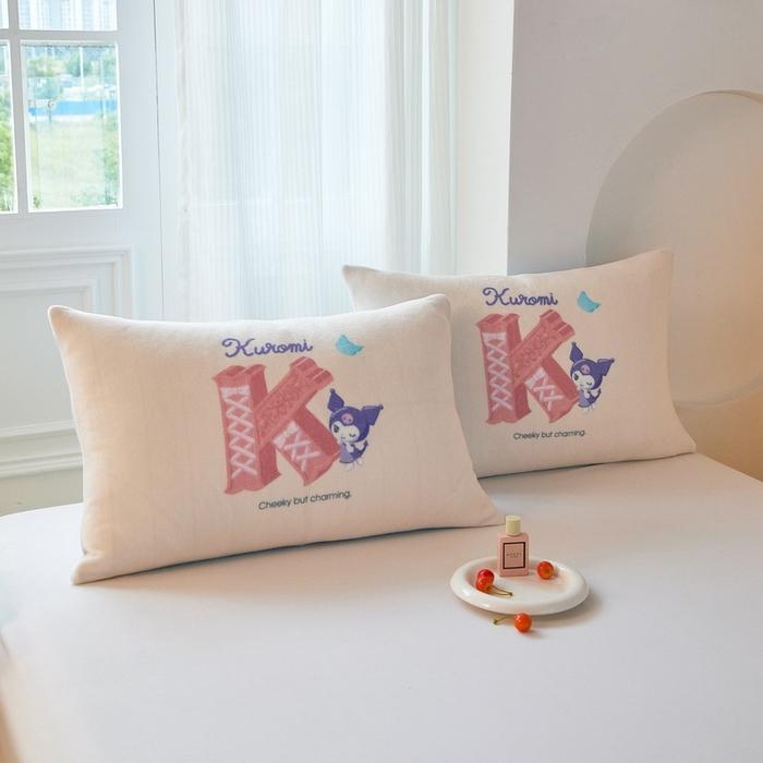 91家纺网 家纺一手货源 找家纺 蘭菲家纺 2025新款三丽欧牛奶绒套件系列单品枕套 小库故事