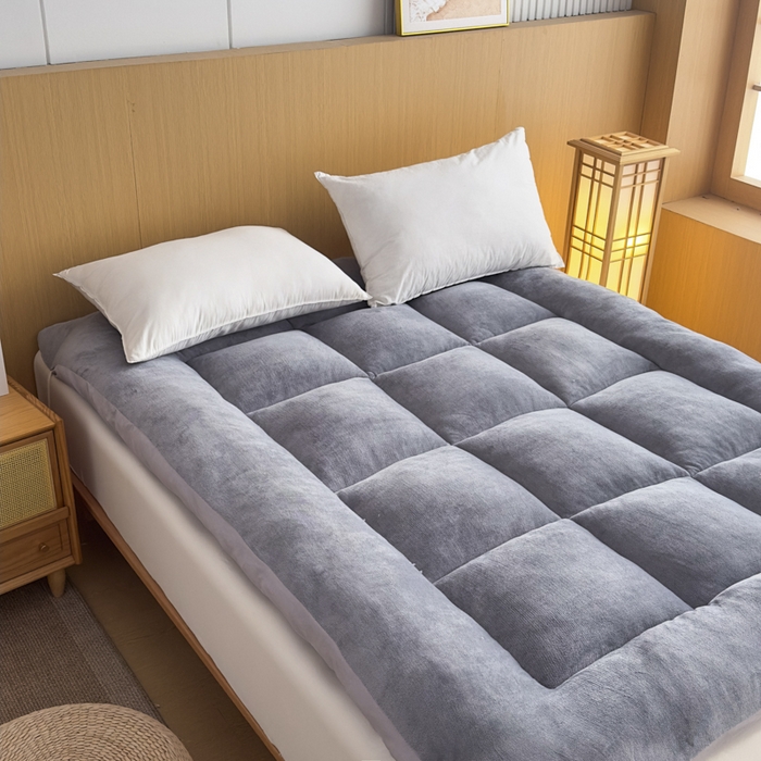 91家纺网 家纺一手货源 找家纺 芙绣家纺 2025秋冬幸运小狗刺绣高克重牛奶绒夹棉软床垫床褥子加厚保暖 幸运小狗-黄