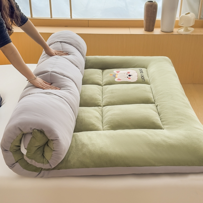 芙绣家纺 2025秋冬幸运小狗刺绣高克重牛奶绒夹棉软床垫床褥子加厚保暖 幸运小狗-绿