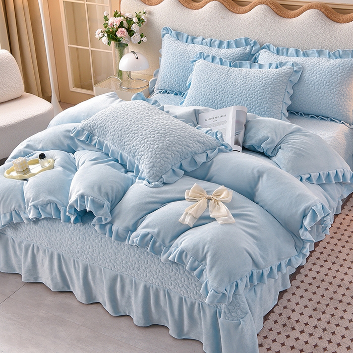 91家纺网 家纺一手货源 找家纺 静缘分 2025新款简约纯色系牛奶绒花边四件套 天蓝