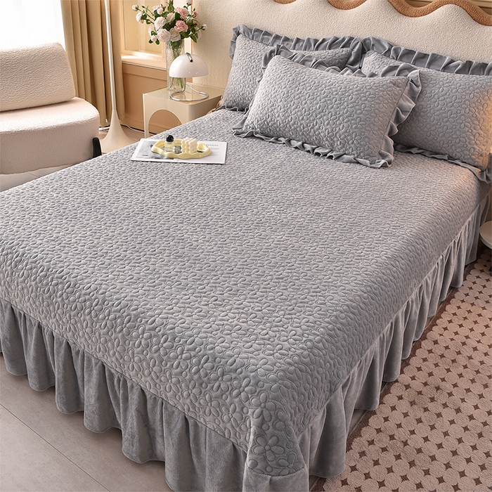 91家纺网 家纺一手货源 找家纺 静缘分 2025新款简约纯色系牛奶绒花边四件套 雅灰