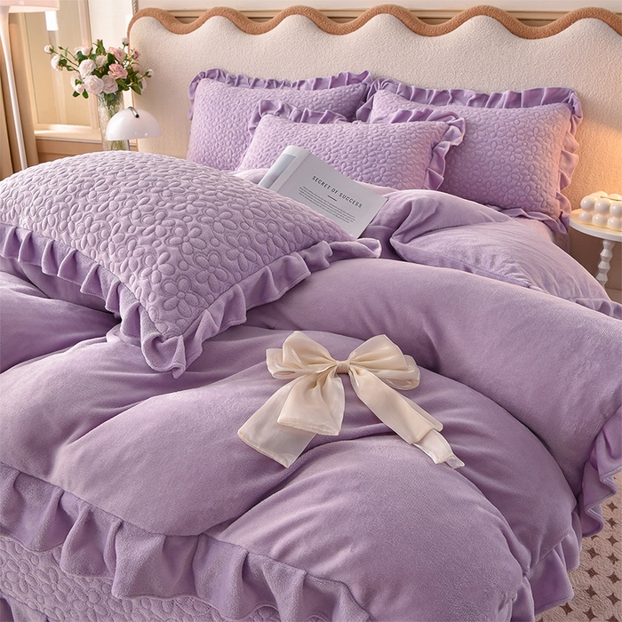 91家纺网 家纺一手货源 找家纺 静缘分 2025新款简约纯色系牛奶绒花边四件套 紫色