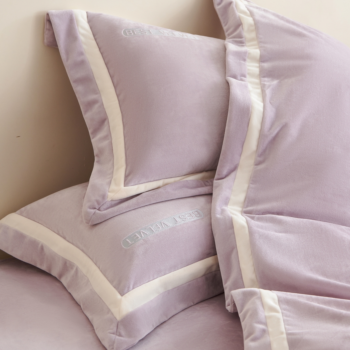 91家纺网 家纺一手货源 找家纺 时亿家居 2025新款A类婴肤绒四件套-秘境 秘境-紫藤