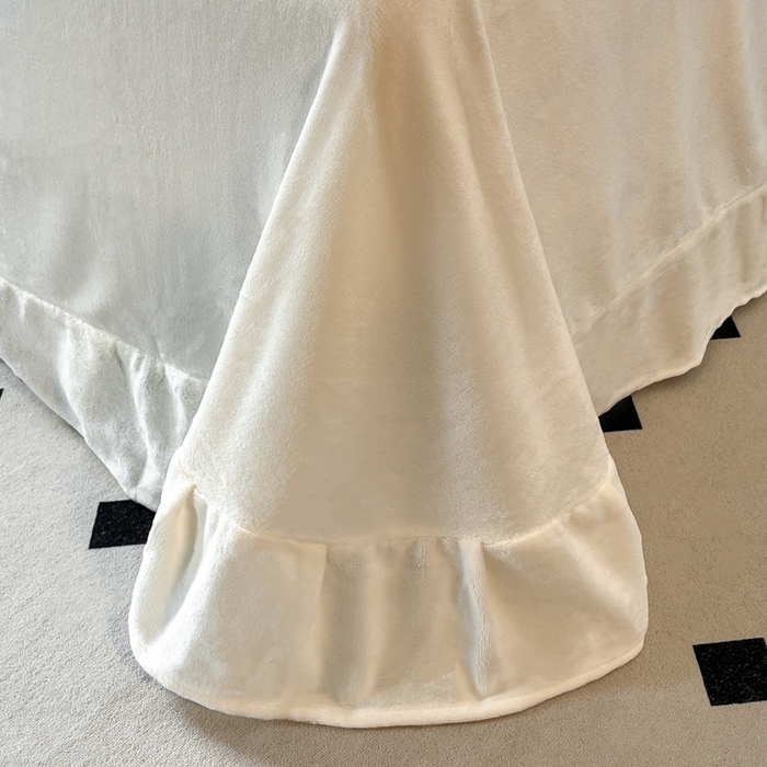 91家纺网 家纺一手货源 找家纺 子曰 2025新款雕花加厚牛奶绒宽边工艺款四件套-小香风 小香风-米白