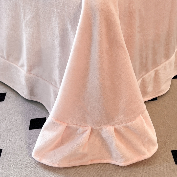 91家纺网 家纺一手货源 找家纺 子曰 2025新款雕花加厚牛奶绒宽边工艺款四件套-小香风 小香风-粉