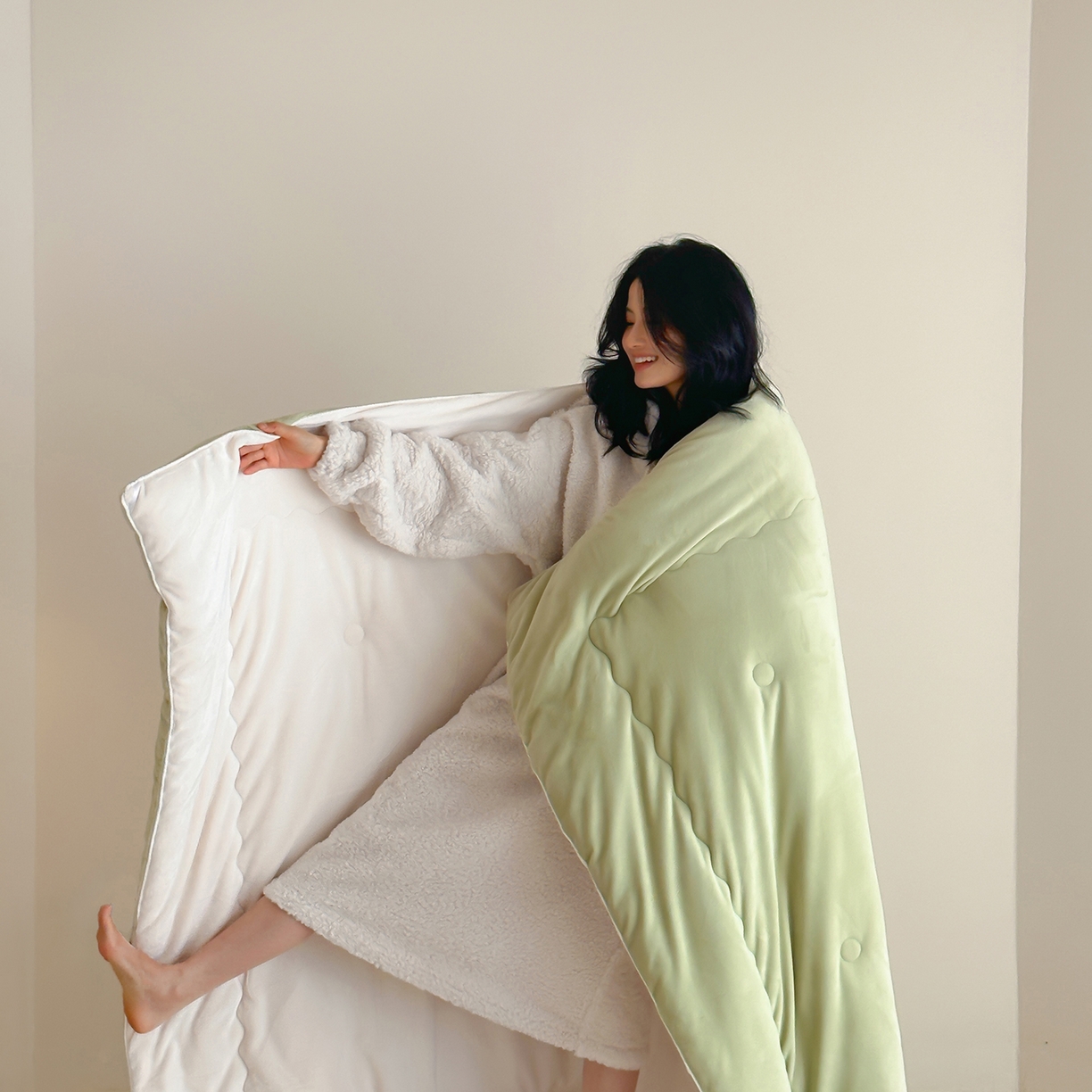 91家纺网 家纺一手货源 找家纺 三味舒屋 2025新款舒芙蕾双面云丝绒懒人被（所有券叠加后不低于198/248元）  被子被芯 浅绿奶白