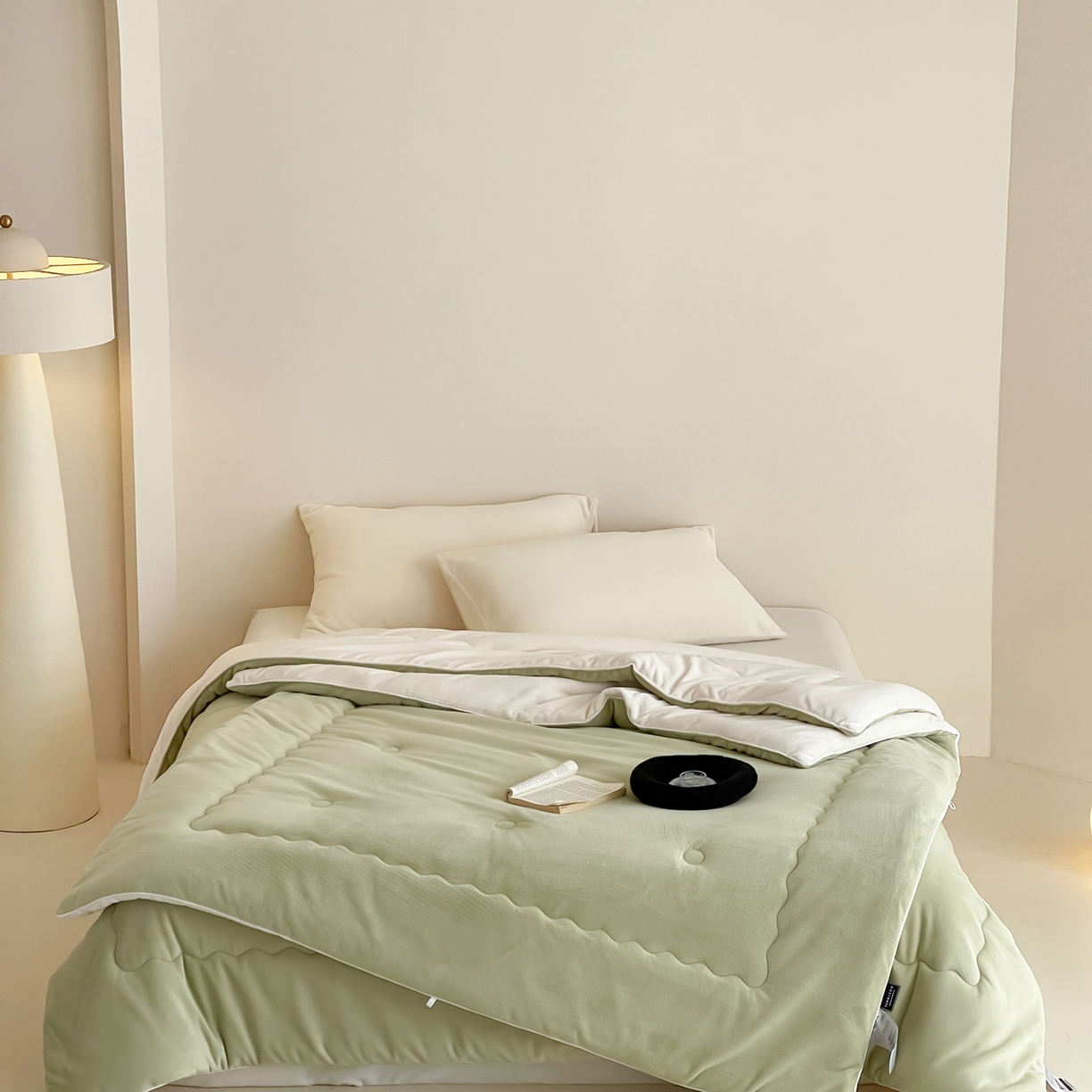 91家纺网 家纺一手货源 找家纺 三味舒屋 2025新款舒芙蕾双面云丝绒懒人被（所有券叠加后不低于198/248元）  被子被芯 浅绿奶白