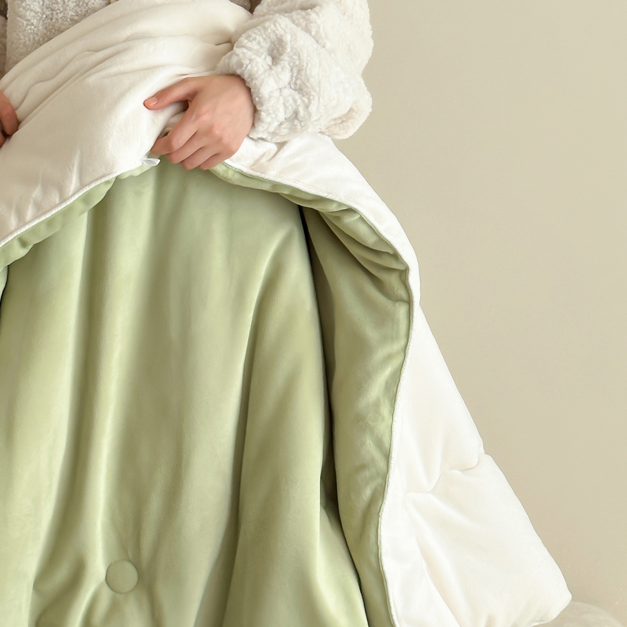 91家纺网 家纺一手货源 找家纺 三味舒屋 2025新款舒芙蕾双面云丝绒懒人被（所有券叠加后不低于198/248元）  被子被芯 浅绿奶白
