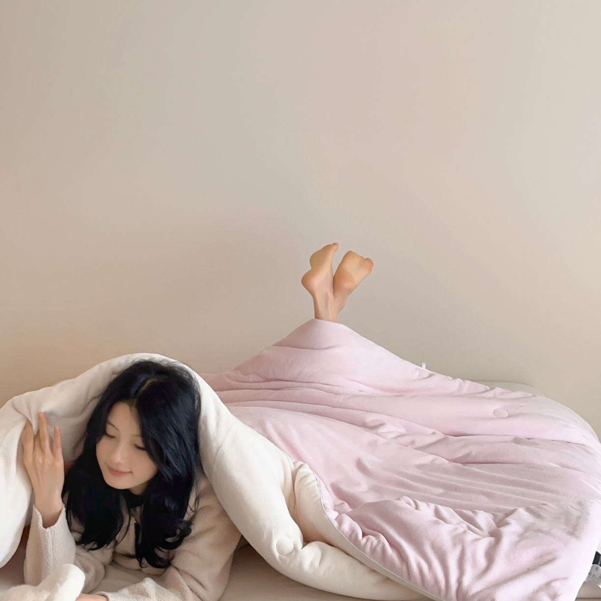 91家纺网 家纺一手货源 找家纺 三味舒屋 2025新款舒芙蕾双面云丝绒懒人被（所有券叠加后不低于198/248元）  被子被芯 樱粉奶油