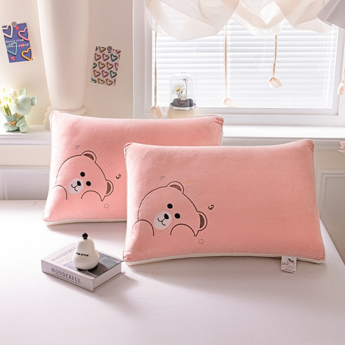 91家纺网 家纺一手货源 找家纺 （总）亦帆枕芯 2025新款加厚宝宝绒刺绣枕48x74cm羽丝棉枕头枕芯