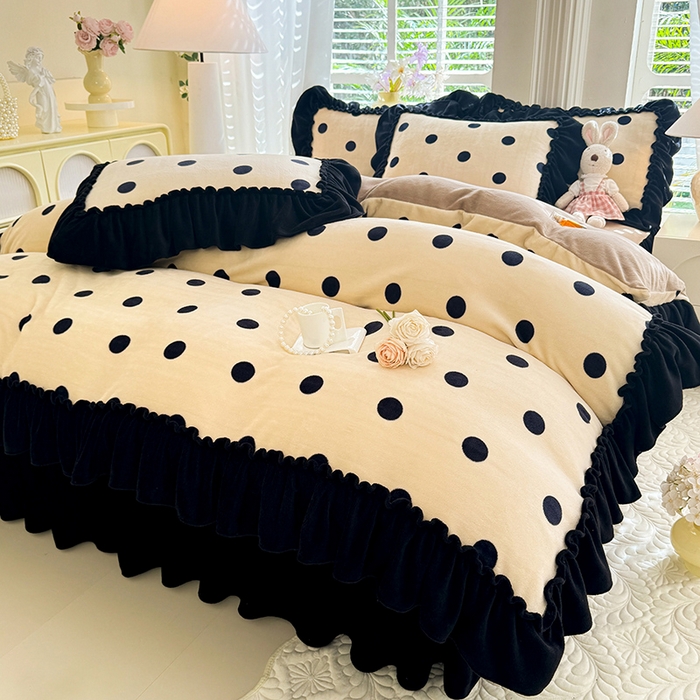 91家纺网 家纺一手货源 找家纺 韩约家纺 2025新款法式大花边印花牛奶绒床裙（床单）四件套 波点（床裙款）