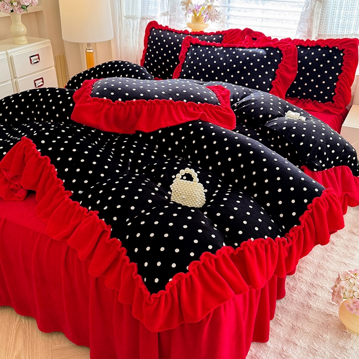 91家纺网 家纺一手货源 找家纺 韩约家纺 2025新款法式大花边印花牛奶绒床裙（床单）四件套 黑波点（床裙款）