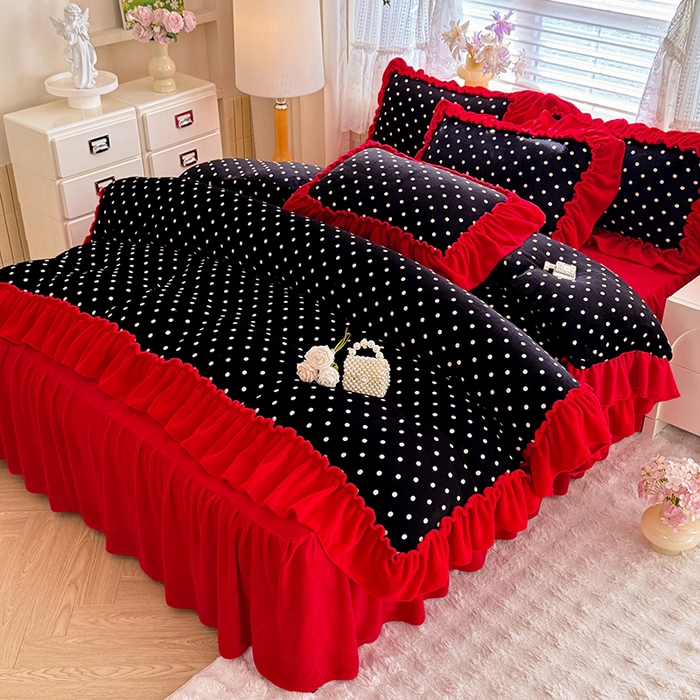 91家纺网 家纺一手货源 找家纺 韩约家纺 2025新款法式大花边印花牛奶绒床裙（床单）四件套 黑波点（床裙款）