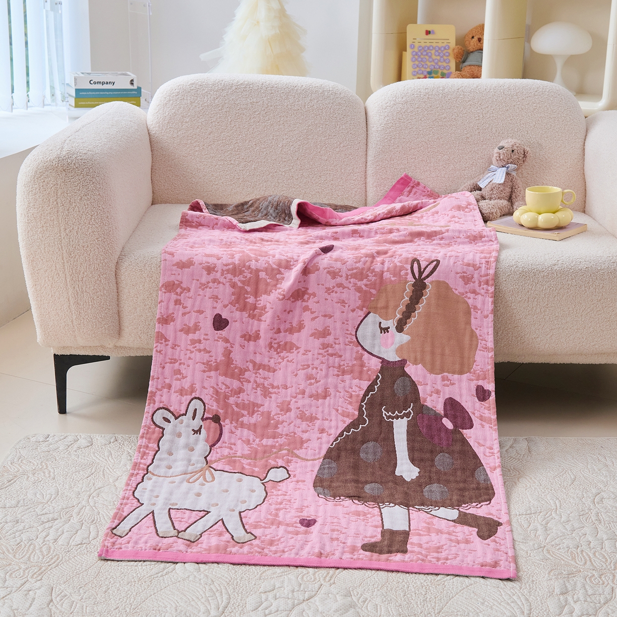 91家纺网 家纺一手货源 找家纺 棠薇家纺 2025新款全棉纱布浴巾纯棉浴巾时尚卡通色织提花四季加大浴巾擦身巾 羊驼女孩 160*75cm