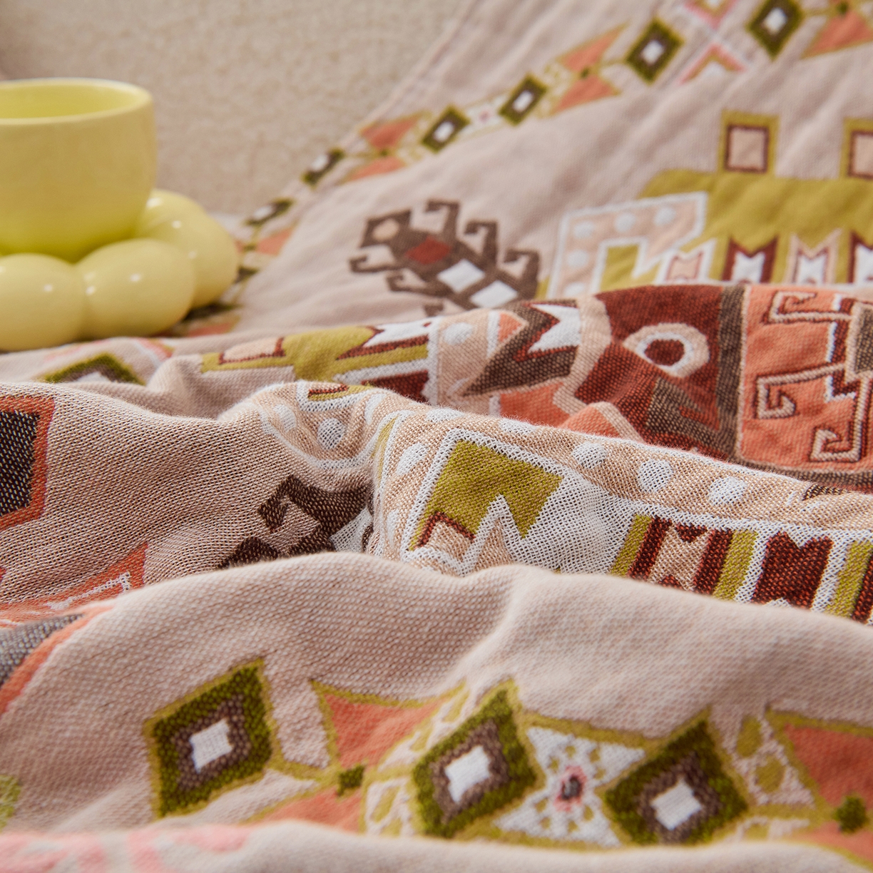 91家纺网 家纺一手货源 找家纺 棠薇家纺 2025新款全棉纱布浴巾纯棉浴巾时尚卡通色织提花四季加大浴巾擦身巾 和风 160*75cm