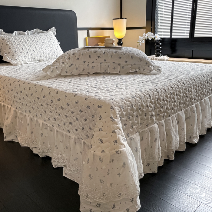 91家纺网 家纺一手货源 找家纺 （总）阿曼达 2025新款单品法式蕾丝夹棉印花花边款床盖三件套