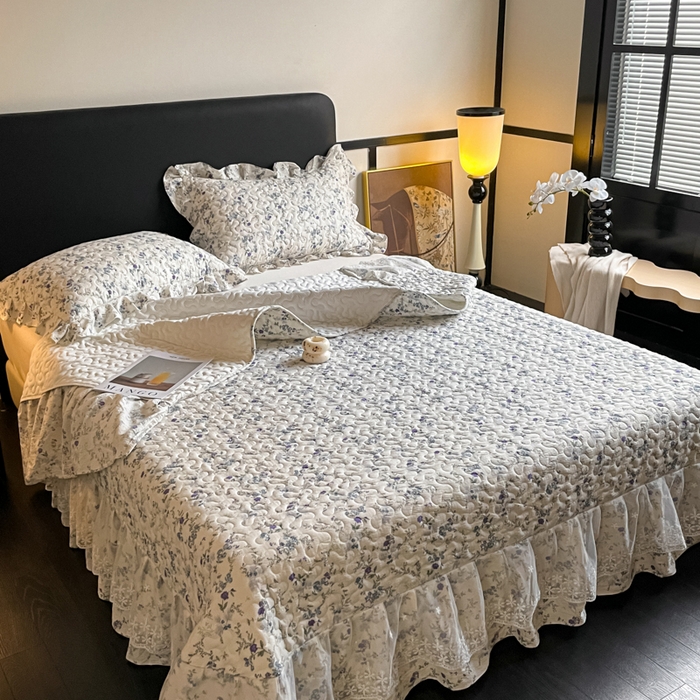 91家纺网 家纺一手货源 找家纺 （总）阿曼达 2025新款单品法式蕾丝夹棉印花花边款床盖三件套