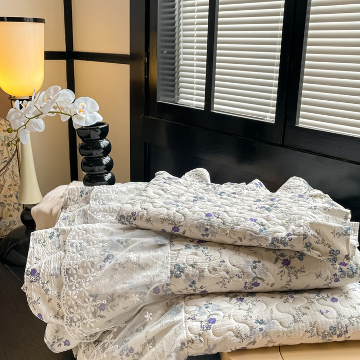 91家纺网 家纺一手货源 找家纺 （总）阿曼达 2025新款单品法式蕾丝夹棉印花花边款床盖三件套