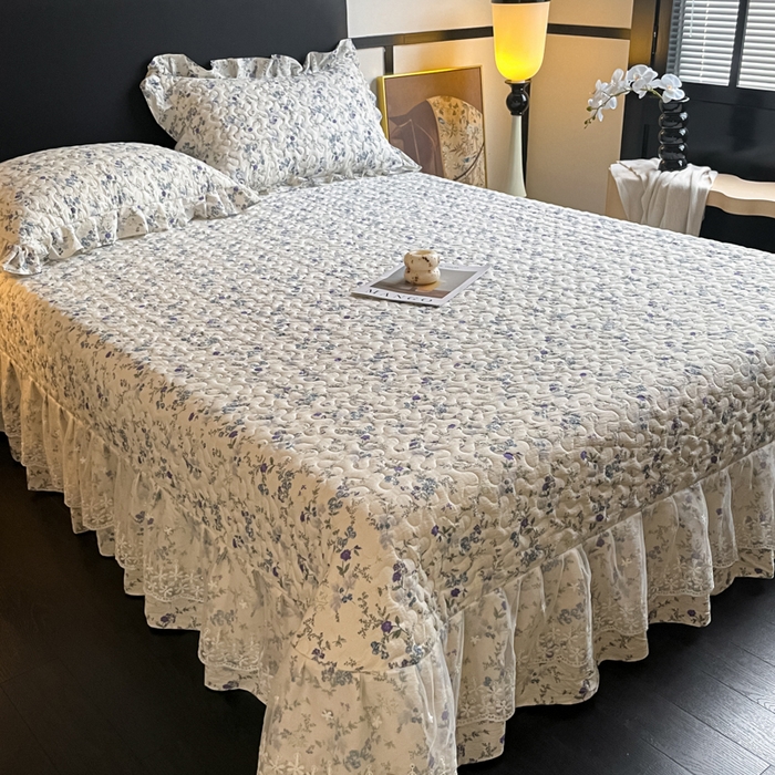 91家纺网 家纺一手货源 找家纺 （总）阿曼达 2025新款单品法式蕾丝夹棉印花花边款床盖三件套