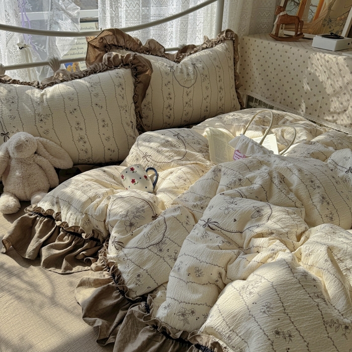 91家纺网 家纺一手货源 找家纺 （总）阿曼达 2025新款复古法式美学田园风印花花边款四件套