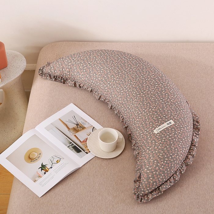 91家纺网 家纺一手货源 找家纺 金牛枕芯 2025新款全棉棉麻花边月亮抱枕枕头枕芯 碎花