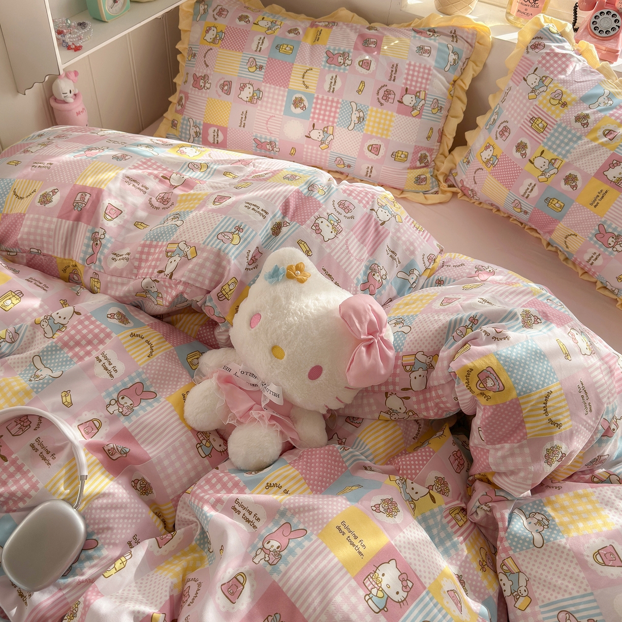 91家纺网 家纺一手货源 找家纺 星禾优选 2025新款三丽鸥加厚水洗双层纱花边款四件套 面包集合