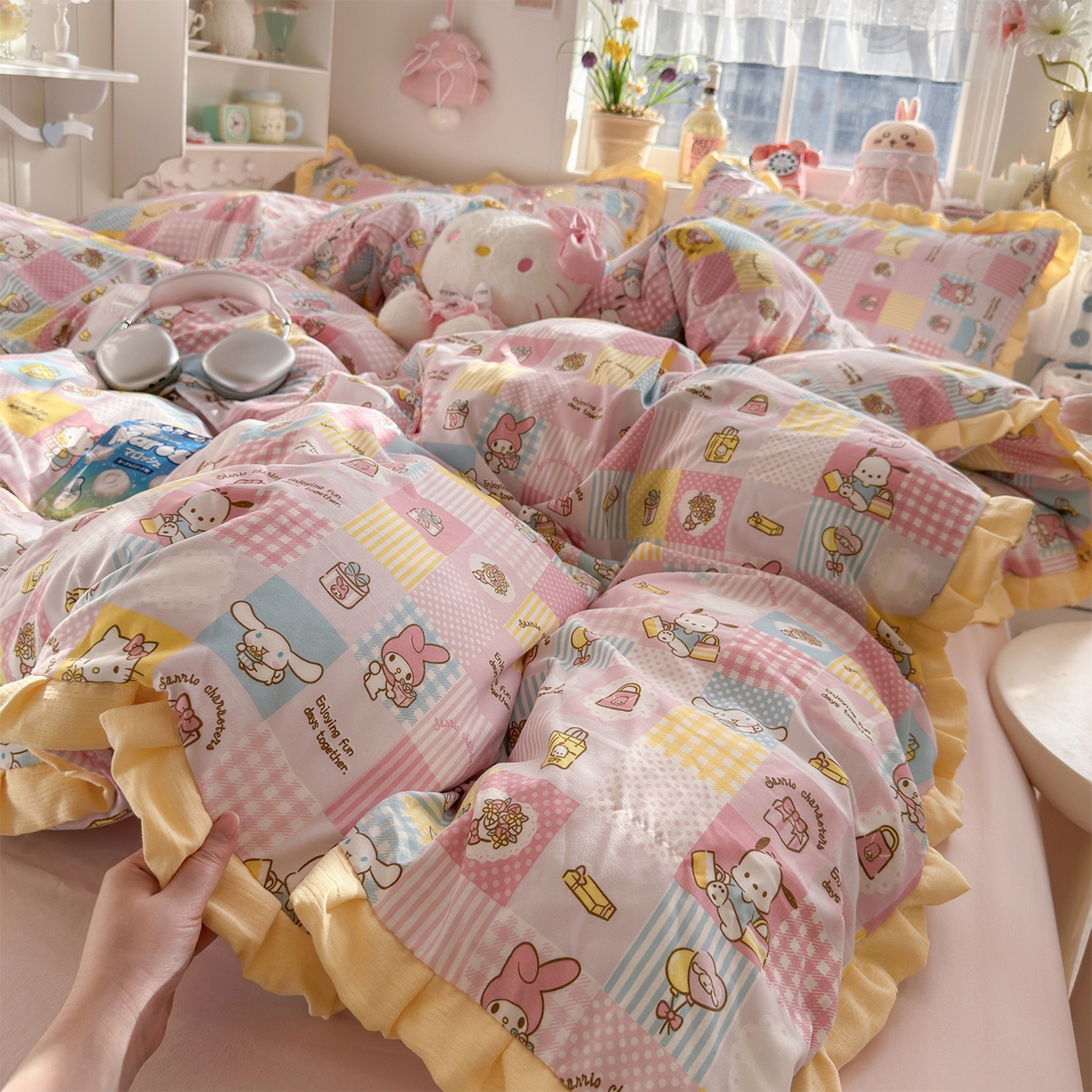 91家纺网 家纺一手货源 找家纺 星禾优选 2025新款三丽鸥加厚水洗双层纱花边款四件套 面包集合