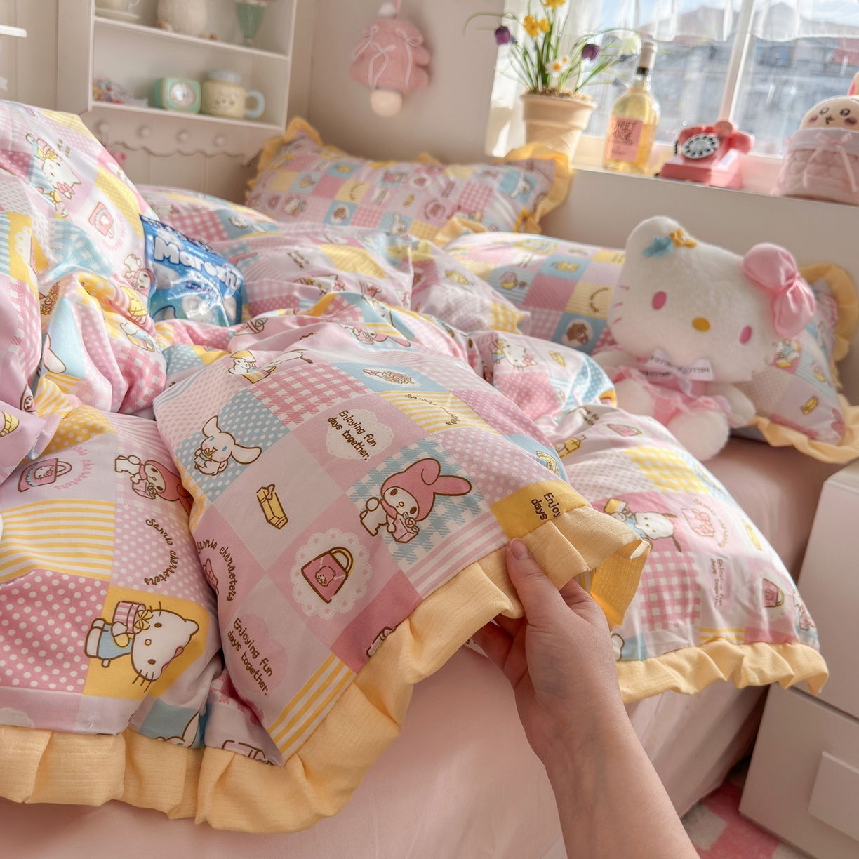 91家纺网 家纺一手货源 找家纺 星禾优选 2025新款三丽鸥加厚水洗双层纱花边款四件套 面包集合