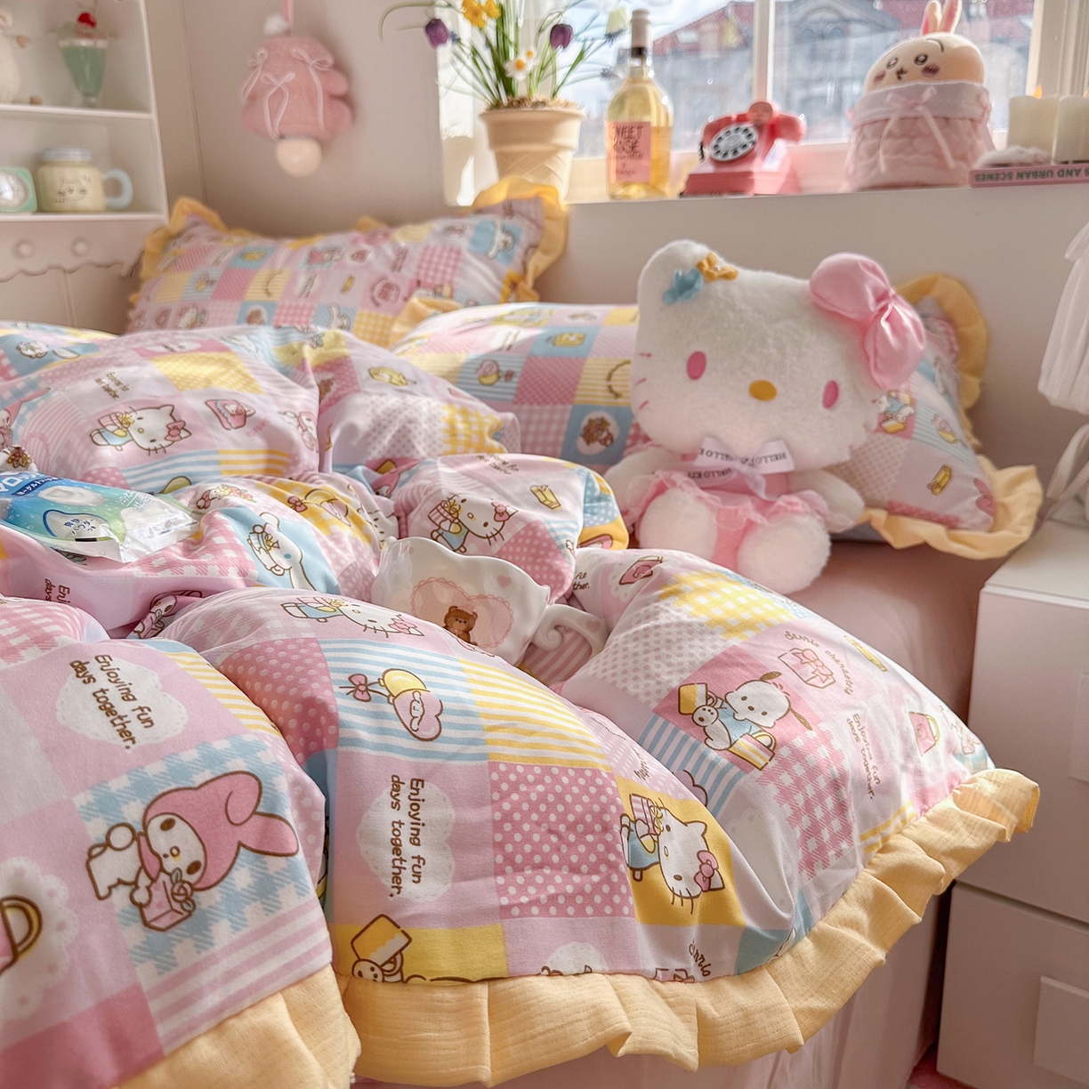 91家纺网 家纺一手货源 找家纺 星禾优选 2025新款三丽鸥加厚水洗双层纱花边款四件套 面包集合