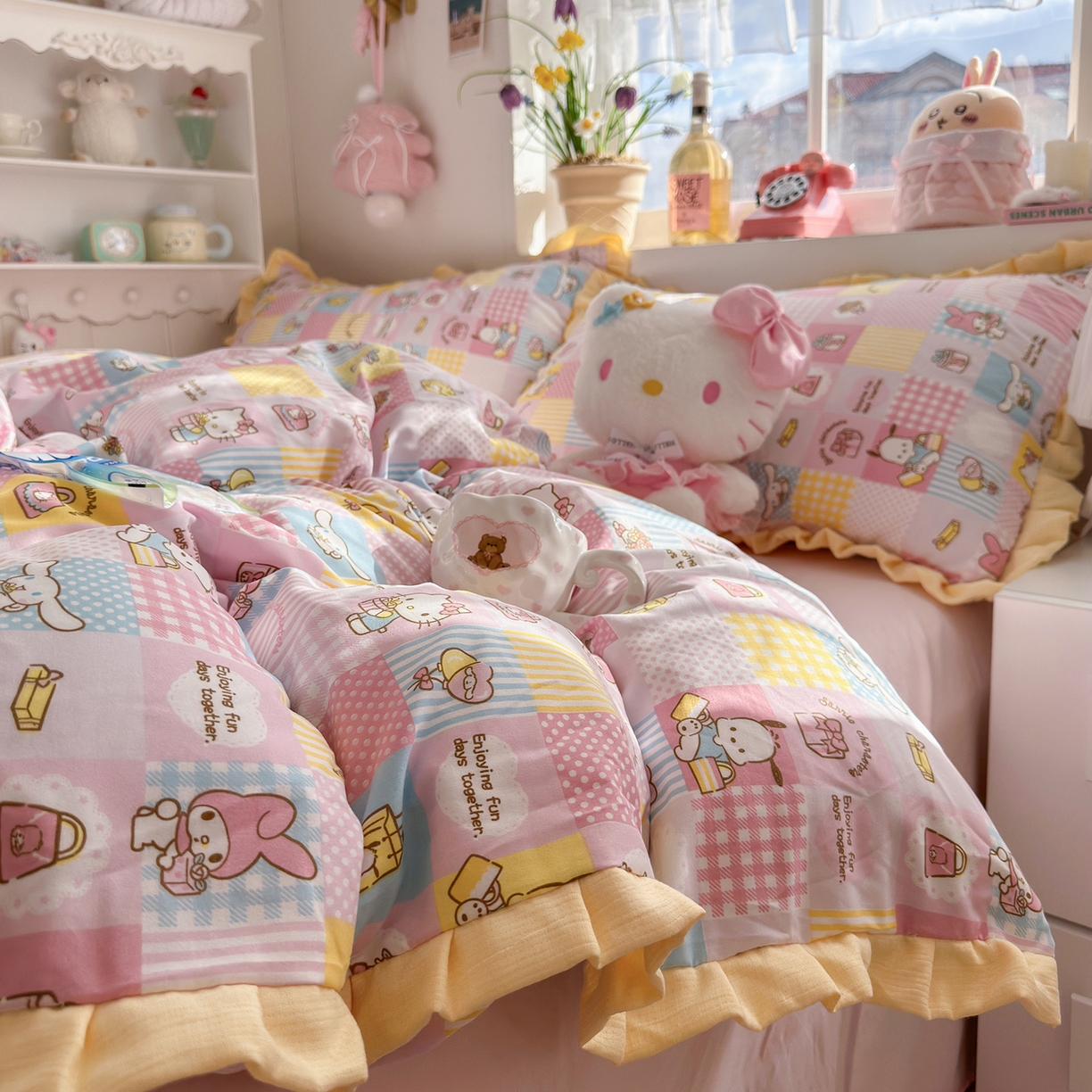 91家纺网 家纺一手货源 找家纺 星禾优选 2025新款三丽鸥加厚水洗双层纱花边款四件套 面包集合