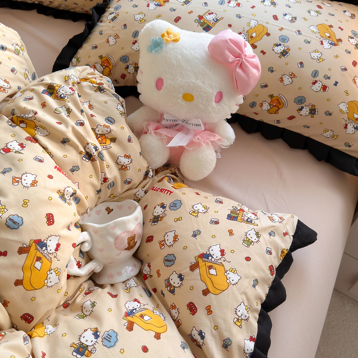 91家纺网 家纺一手货源 找家纺 星禾优选 2025新款三丽鸥加厚水洗双层纱花边款四件套 钢琴kt