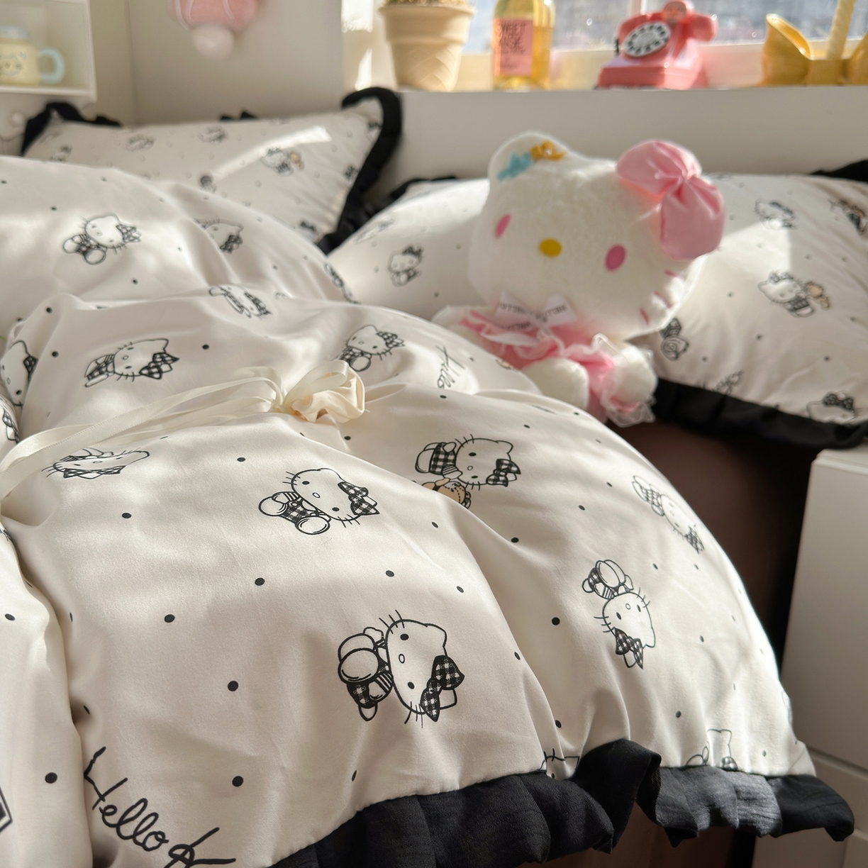 91家纺网 家纺一手货源 找家纺 星禾优选 2025新款三丽鸥加厚水洗双层纱花边款四件套 元气kt