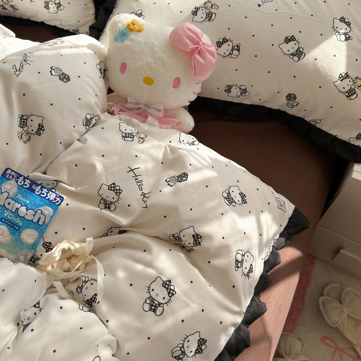 91家纺网 家纺一手货源 找家纺 星禾优选 2025新款三丽鸥加厚水洗双层纱花边款四件套 元气kt