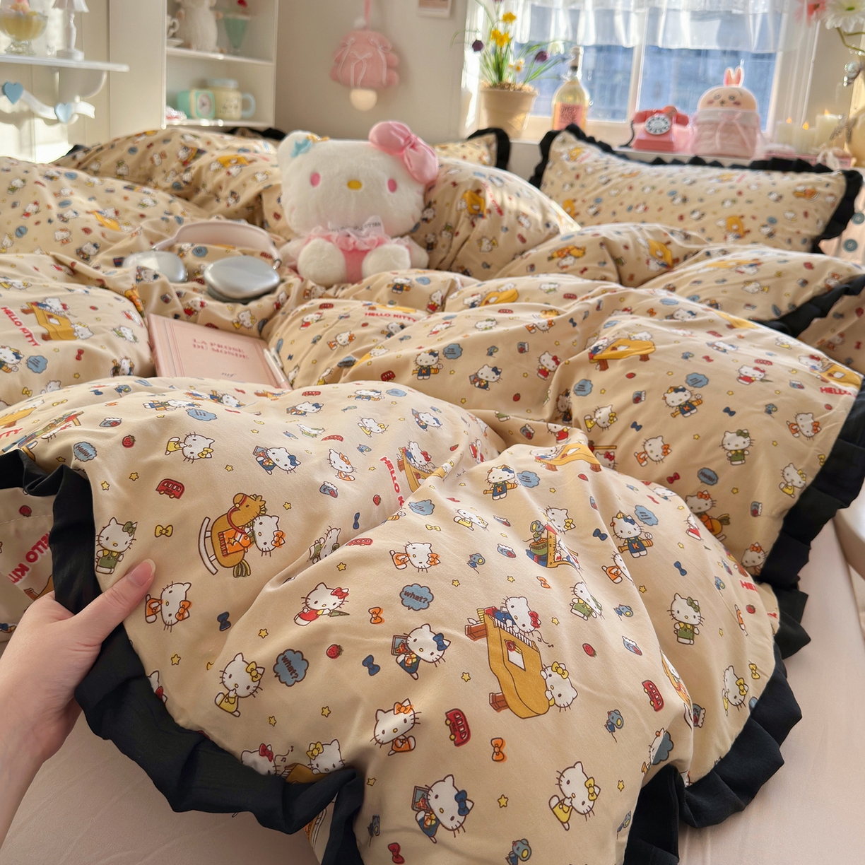 91家纺网 家纺一手货源 找家纺 星禾优选 2025新款三丽鸥加厚水洗双层纱花边款四件套 钢琴kt