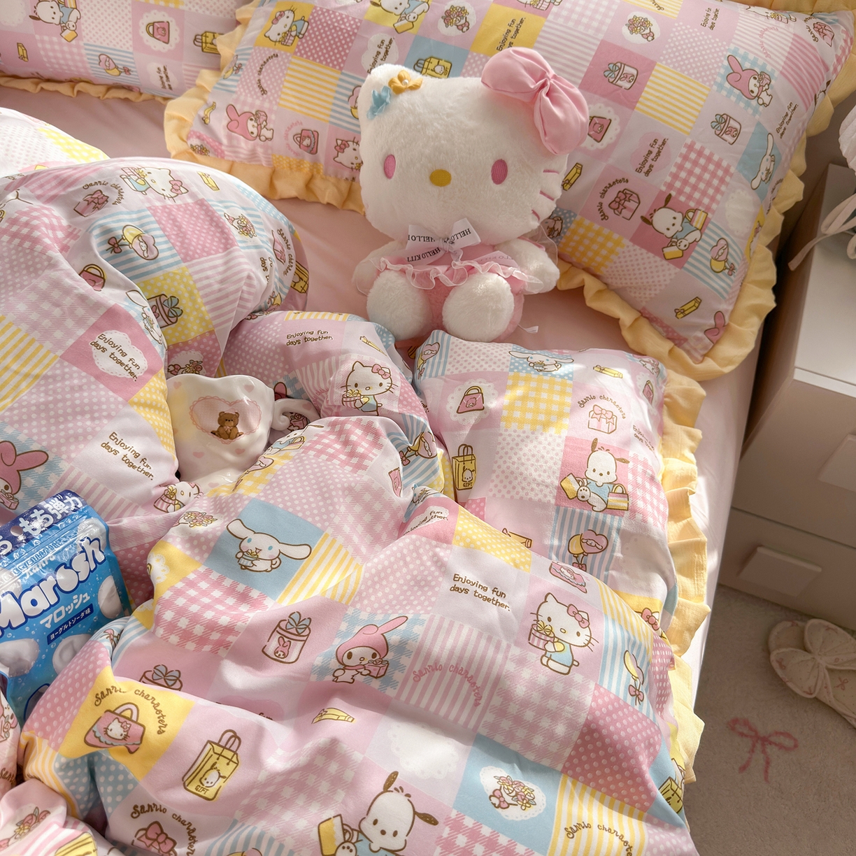 91家纺网 家纺一手货源 找家纺 星禾优选 2025新款三丽鸥加厚水洗双层纱花边款四件套 面包集合