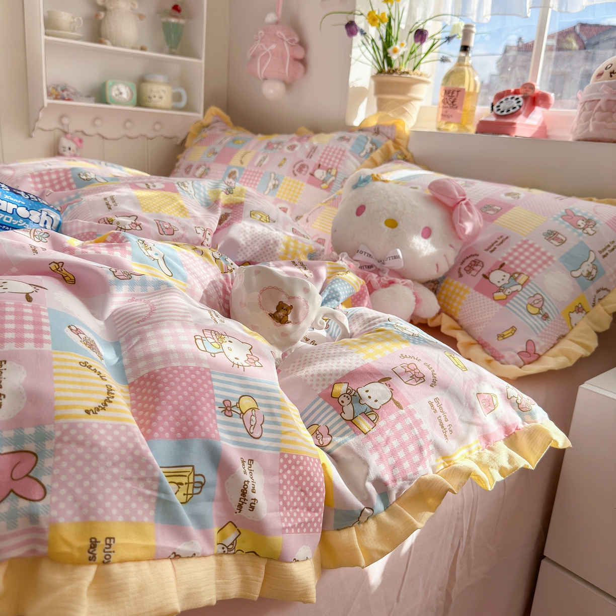 91家纺网 家纺一手货源 找家纺 星禾优选 2025新款三丽鸥加厚水洗双层纱花边款四件套 面包集合