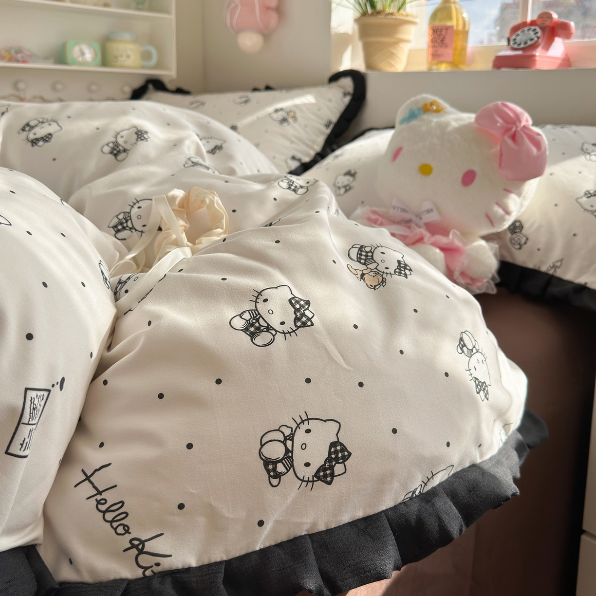 91家纺网 家纺一手货源 找家纺 星禾优选 2025新款三丽鸥加厚水洗双层纱花边款四件套 元气kt