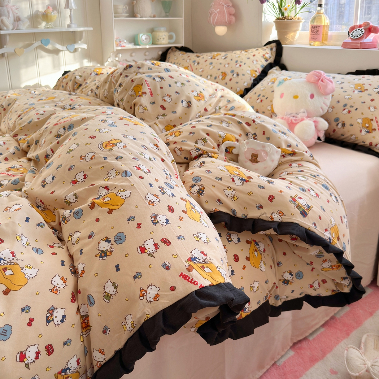 91家纺网 家纺一手货源 找家纺 星禾优选 2025新款三丽鸥加厚水洗双层纱花边款四件套 钢琴kt