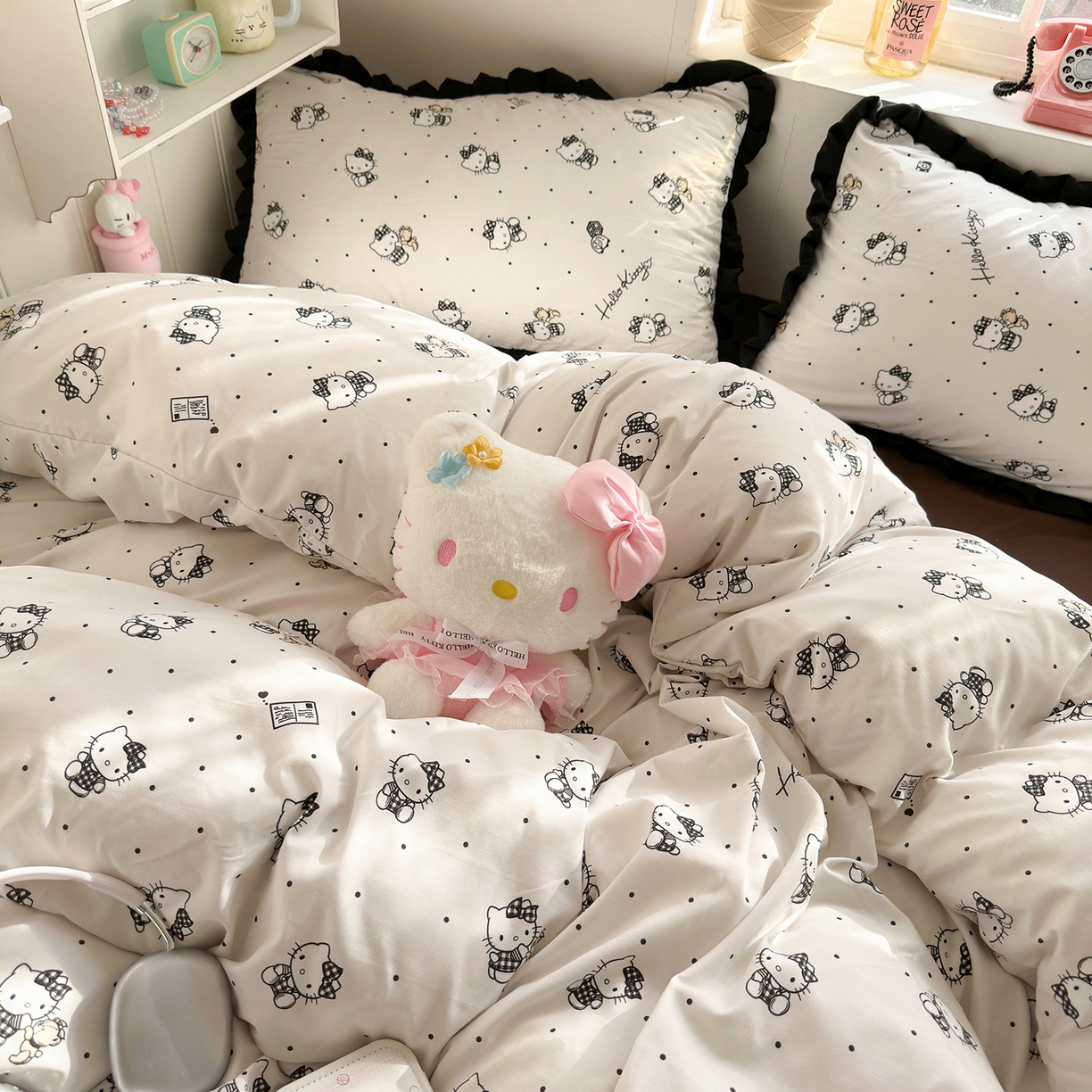 91家纺网 家纺一手货源 找家纺 星禾优选 2025新款三丽鸥加厚水洗双层纱花边款四件套 元气kt