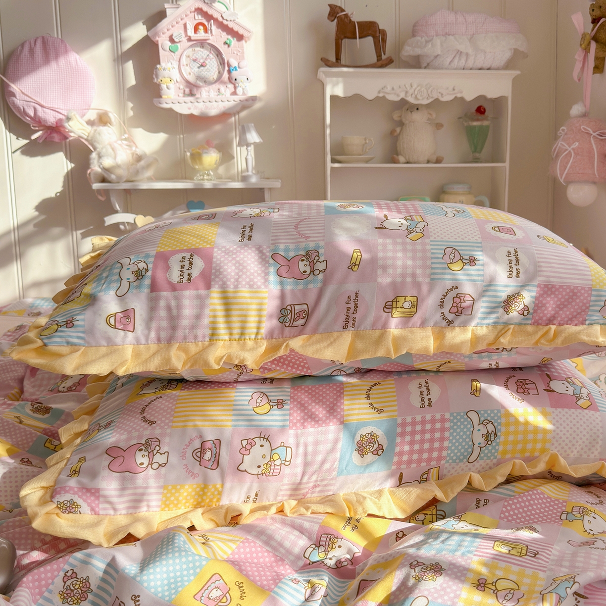 91家纺网 家纺一手货源 找家纺 星禾优选 2025新款三丽鸥加厚水洗双层纱花边款四件套 面包集合