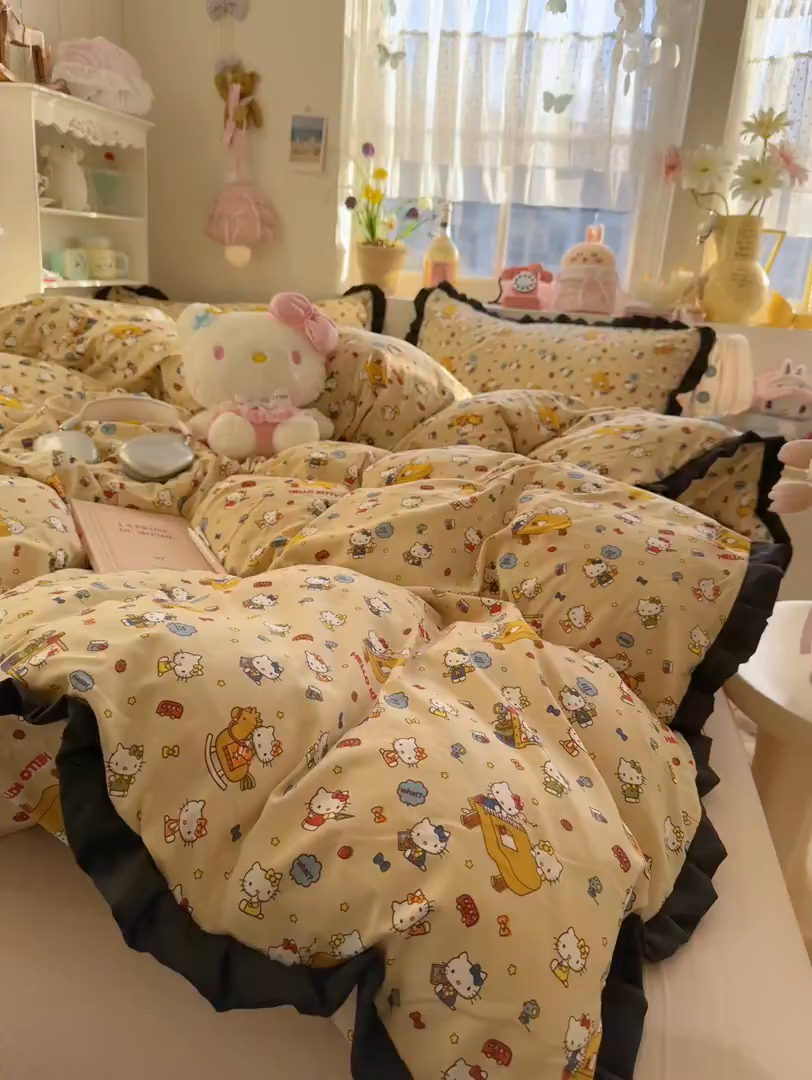 91家纺网 家纺一手货源 找家纺 星禾优选 2025新款三丽鸥加厚水洗双层纱花边款四件套 钢琴kt