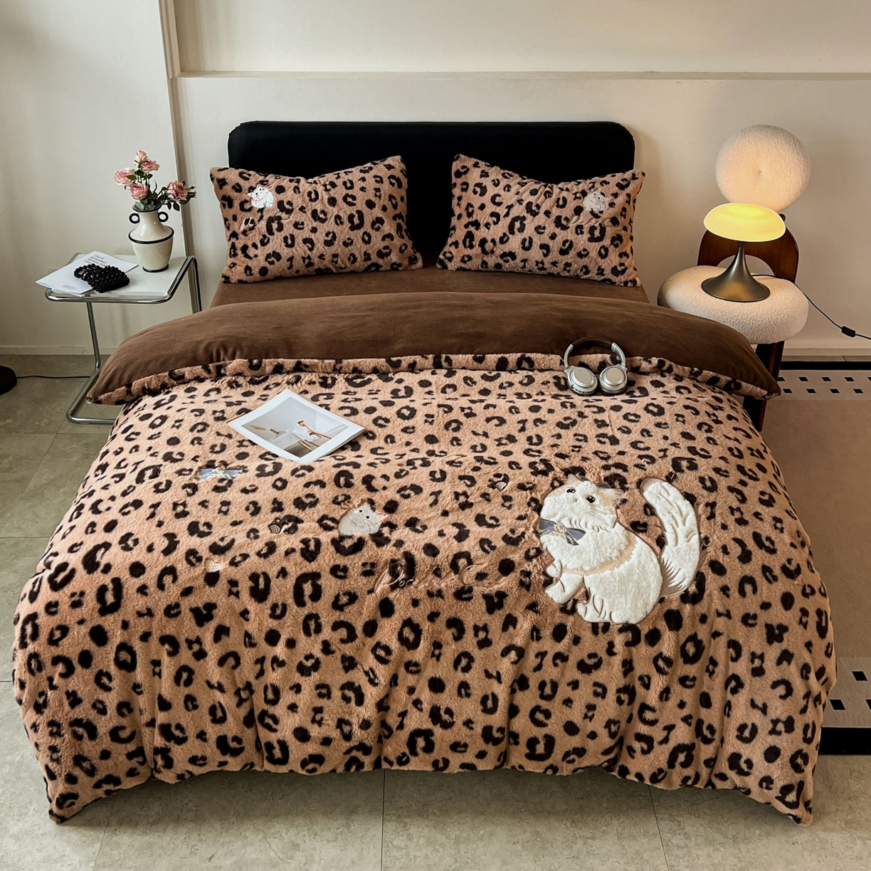 91家纺网 家纺一手货源 找家纺 （总）梵克保罗 2025秋冬新款兔毛绒豹纹印花绣花款牛奶绒四件套