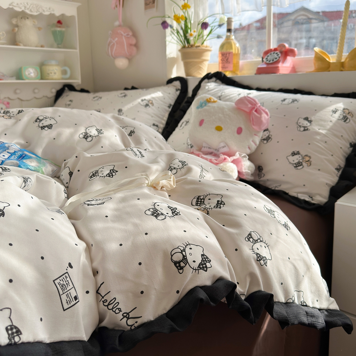 91家纺网 家纺一手货源 找家纺 星禾优选 2025新款三丽鸥加厚水洗双层纱花边款四件套 元气kt