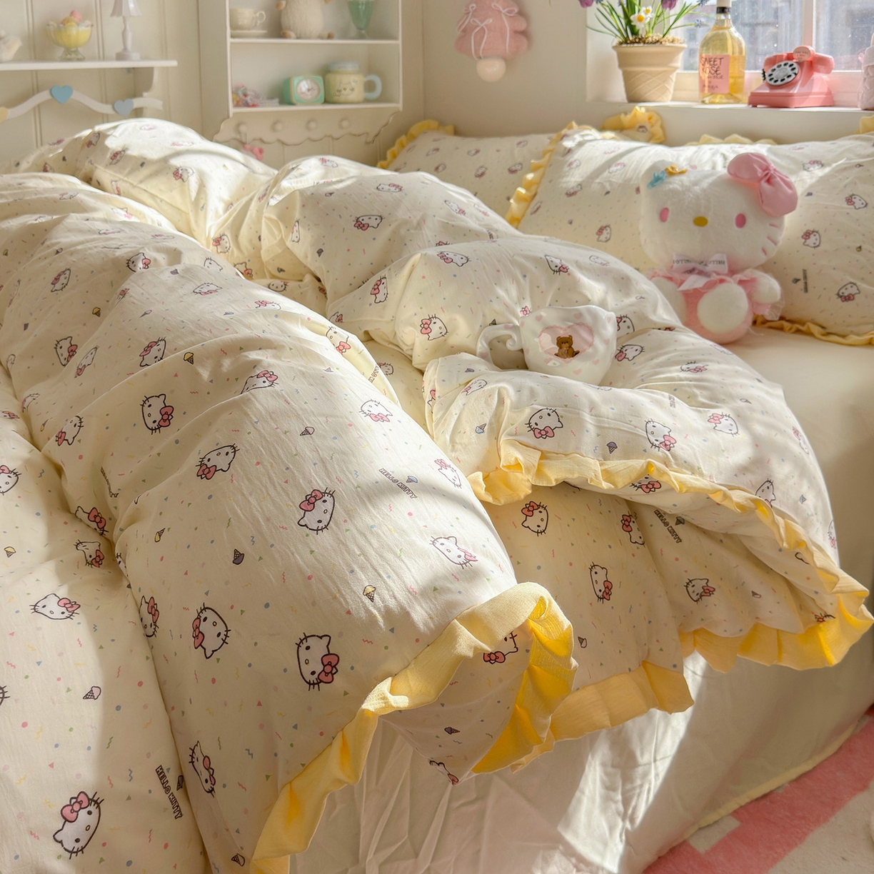 91家纺网 家纺一手货源 找家纺 星禾优选 2025新款三丽鸥加厚水洗双层纱花边款四件套 奶酪 kt