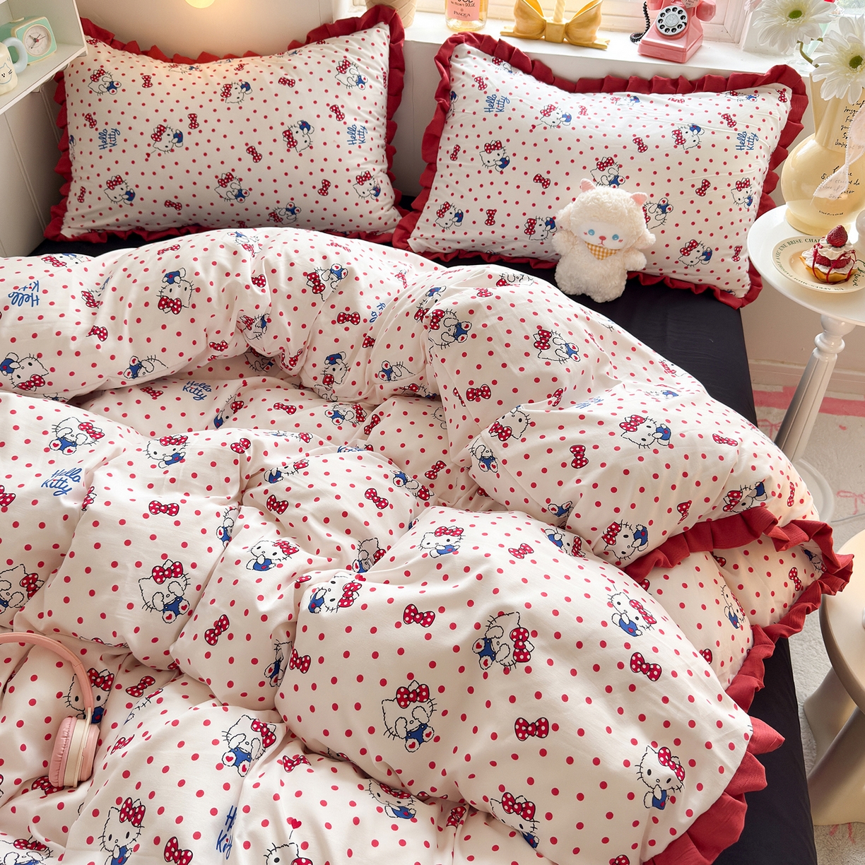 91家纺网 家纺一手货源 找家纺 星禾优选 2025新款三丽鸥加厚水洗双层纱花边款四件套 红果酱kt