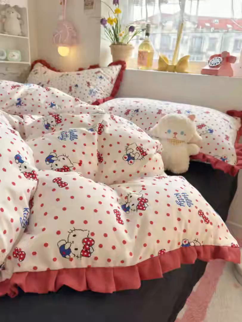 91家纺网 家纺一手货源 找家纺 星禾优选 2025新款三丽鸥加厚水洗双层纱花边款四件套 红果酱kt
