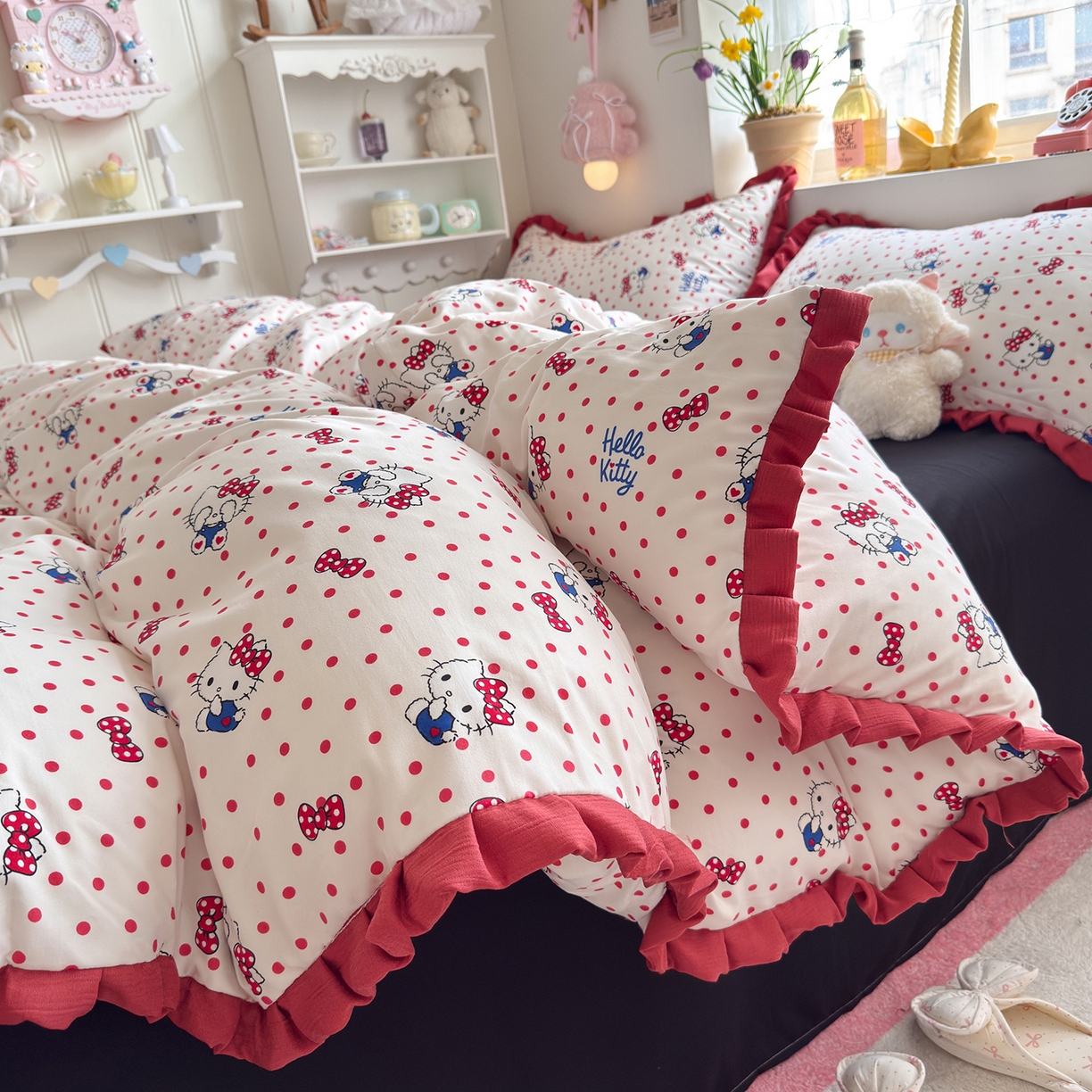 91家纺网 家纺一手货源 找家纺 星禾优选 2025新款三丽鸥加厚水洗双层纱花边款四件套 红果酱kt