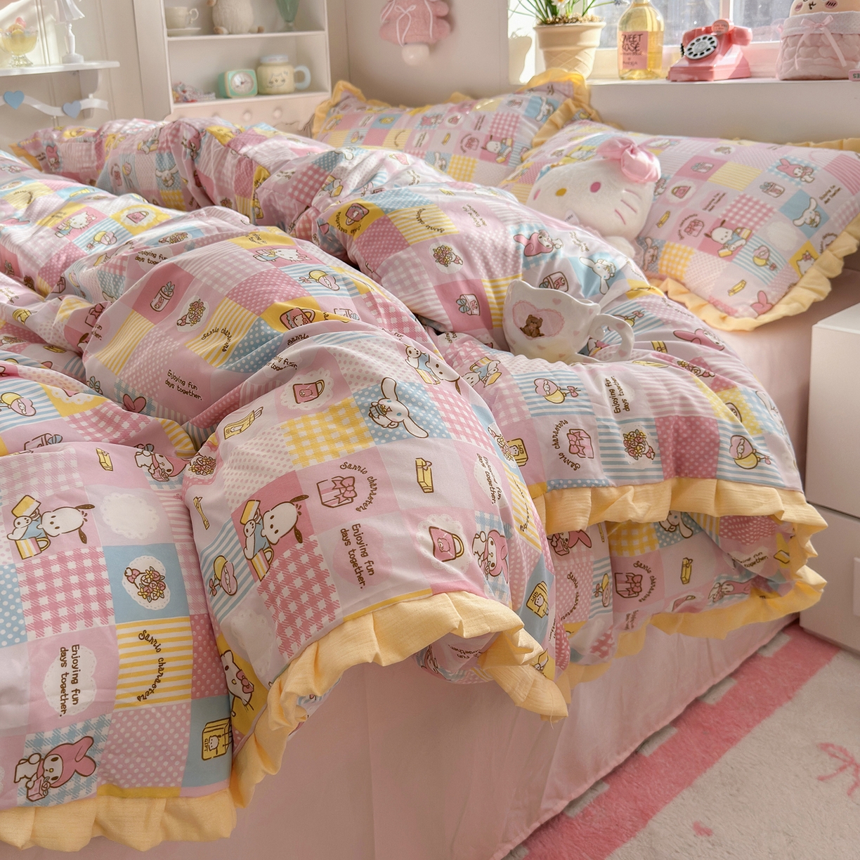 91家纺网 家纺一手货源 找家纺 星禾优选 2025新款三丽鸥加厚水洗双层纱花边款四件套 面包集合