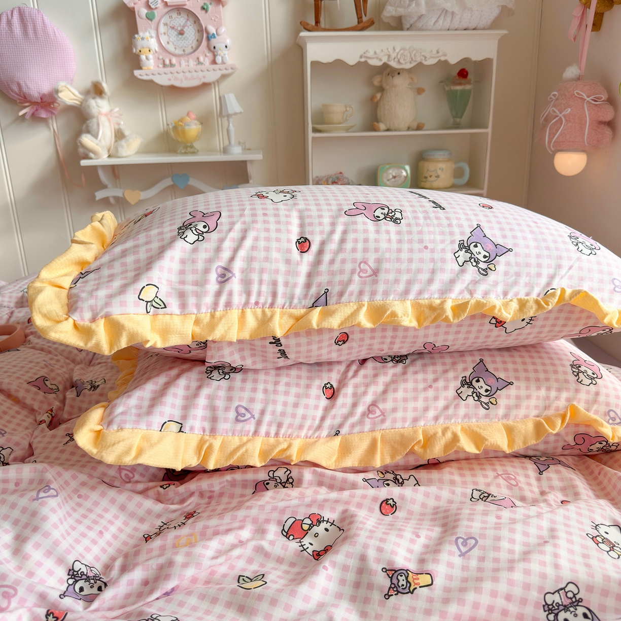 91家纺网 家纺一手货源 找家纺 星禾优选 2025新款三丽鸥加厚水洗双层纱花边款四件套 千层家族